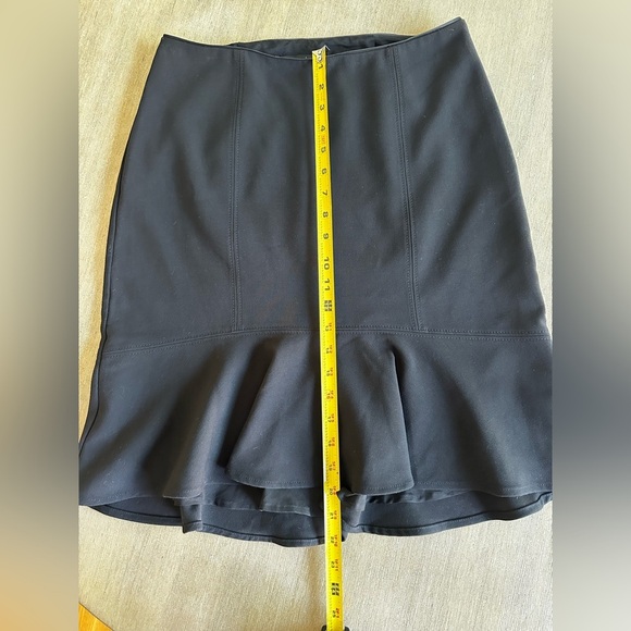 White House Black Market Black Pencil flare knee length Skirt 6 EUC - Picture 7 of 9